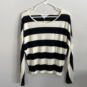 Old Navy black and cream striped long sleeve tee. Size S